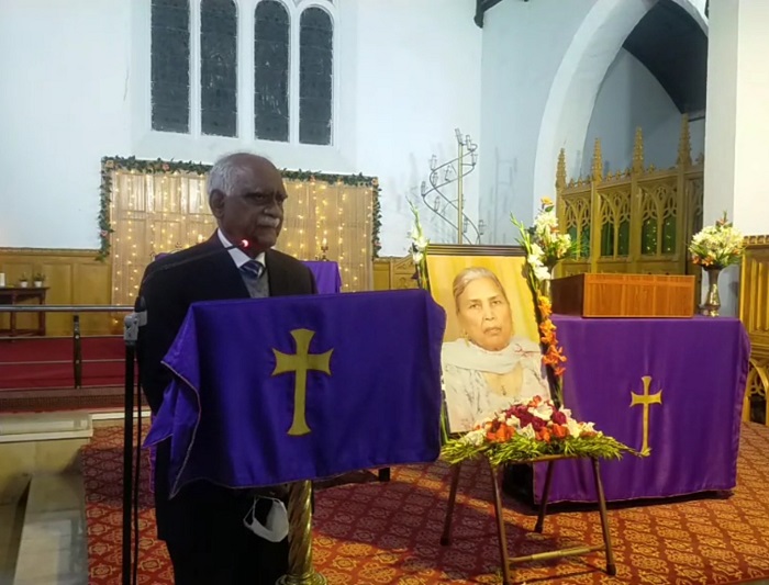 Chairman sharing about her wife on her memorial service.
